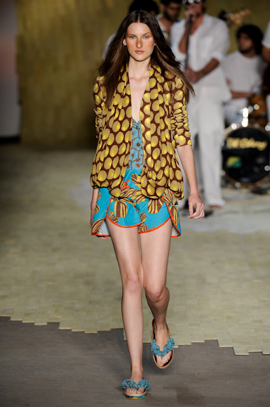 totem-desfile-fashion-rio-2011-19