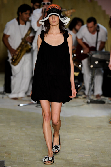 totem-desfile-fashion-rio-2011-26