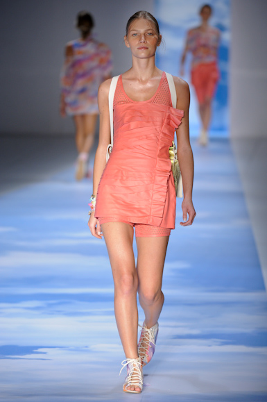 cantao-desfile-fashion-rio-2011-11