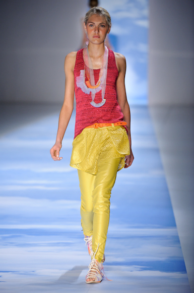 cantao-desfile-fashion-rio-2011-16