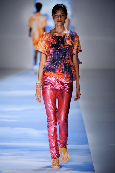 cantao-desfile-fashion-rio-2011-20