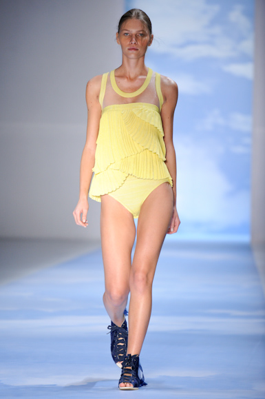 cantao-desfile-fashion-rio-2011-35