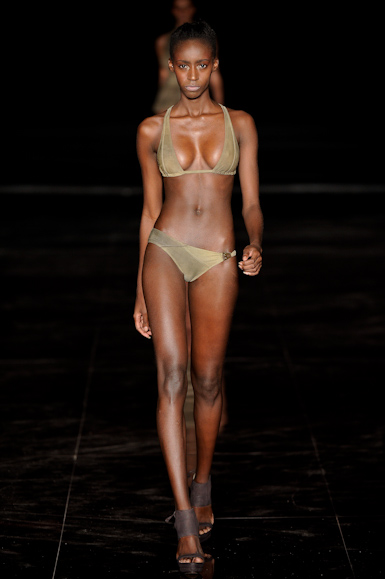 lenny-desfile-fashion-rio-2011-11