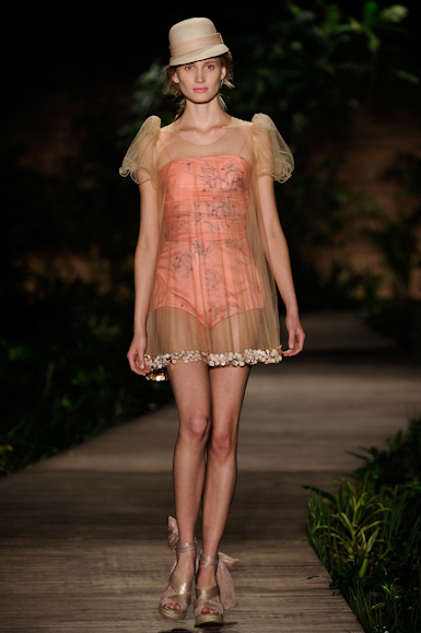 m-bonita-extra-desfile-fashion-rio-2011-15