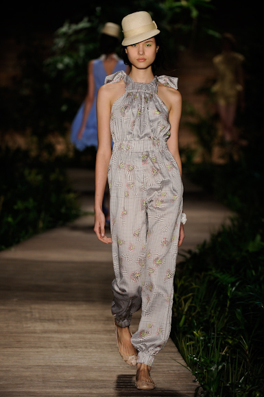 m-bonita-extra-desfile-fashion-rio-2011-25