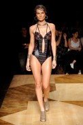 blue-man-desfile-fashion-rio-2011-10-18