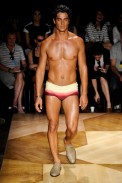 blue-man-desfile-fashion-rio-2011-10-25a