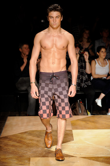 blue-man-desfile-fashion-rio-2011-10-29