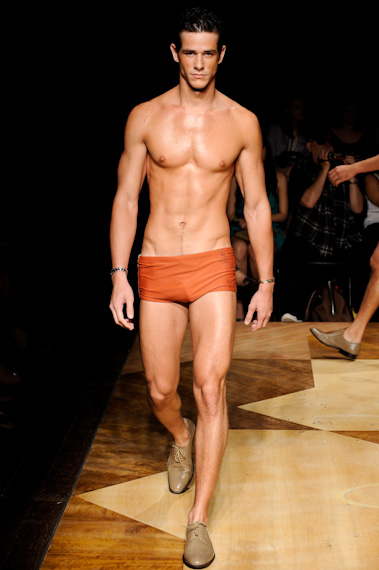 blue-man-desfile-fashion-rio-2011-10-31