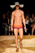 blue-man-desfile-fashion-rio-2011-10-36