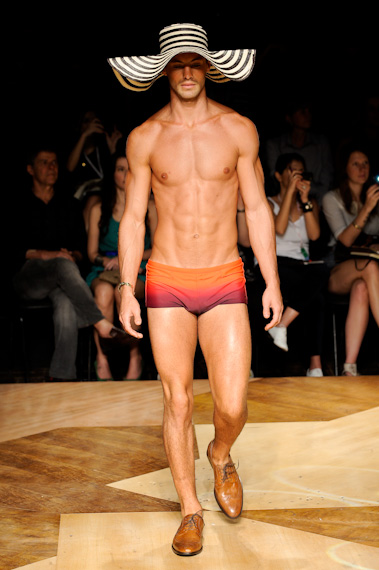 blue-man-desfile-fashion-rio-2011-10-36