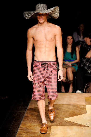 blue-man-desfile-fashion-rio-2011-10-39