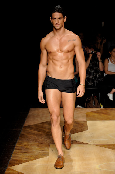 blue-man-desfile-fashion-rio-2011-10-40