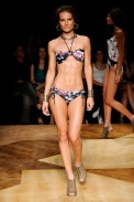 blue-man-desfile-fashion-rio-2011-10-48