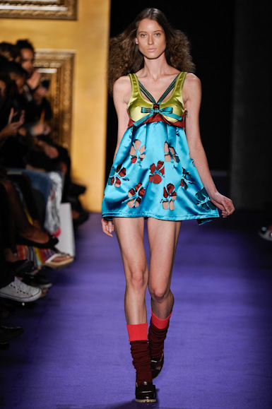 giulia-borges-desfile-fashion-rio-2011-10-14