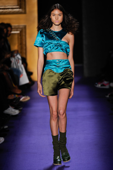 giulia-borges-desfile-fashion-rio-2011-10-17