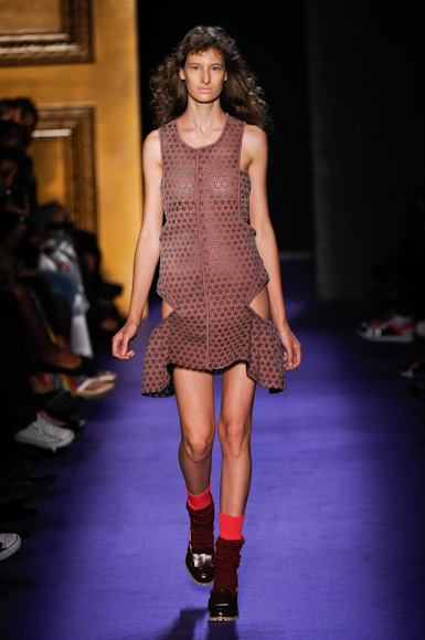 giulia-borges-desfile-fashion-rio-2011-10-20