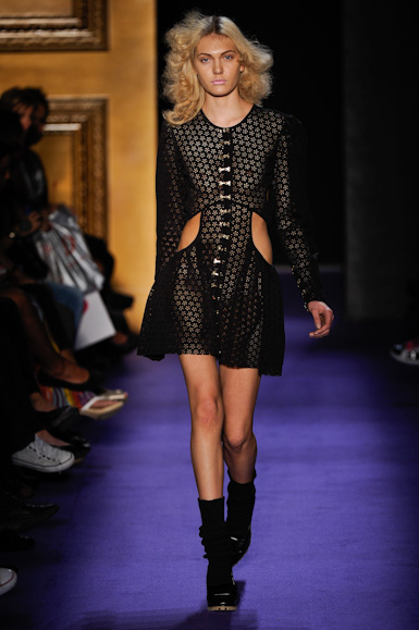giulia-borges-desfile-fashion-rio-2011-10-23