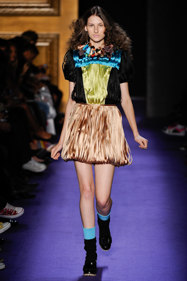 giulia-borges-desfile-fashion-rio-2011-10-29
