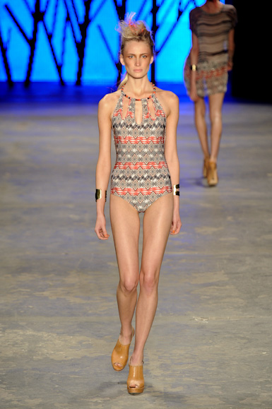 triya-desfile-fashion-rio-2011-10-24