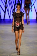 triya-desfile-fashion-rio-2011-10-31
