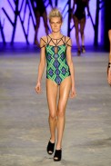 triya-desfile-fashion-rio-2011-10-34