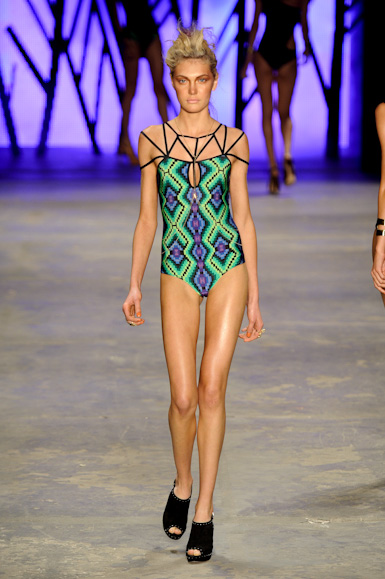 triya-desfile-fashion-rio-2011-10-34
