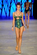 triya-desfile-fashion-rio-2011-10-37