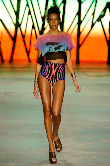 triya-desfile-fashion-rio-2011-10-38
