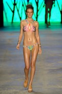triya-desfile-fashion-rio-2011-10-42