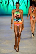 triya-desfile-fashion-rio-2011-10-44