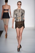 l-nascimento-desfile-fashion-rio-2011-10-12
