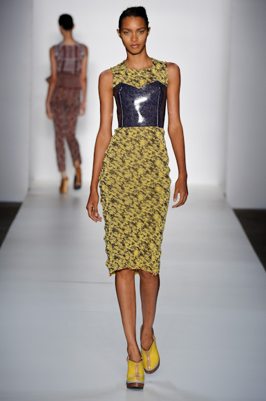 l-nascimento-desfile-fashion-rio-2011-10-22