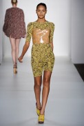l-nascimento-desfile-fashion-rio-2011-10-24