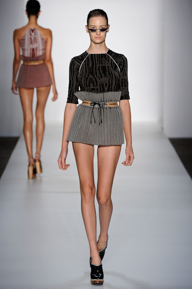 l-nascimento-desfile-fashion-rio-2011-10-26