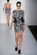 l-nascimento-desfile-fashion-rio-2011-10-31