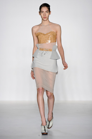 l-nascimento-desfile-fashion-rio-2011-10-36