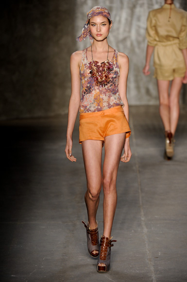 teca-desfile-fashion-rio-2011-10-12