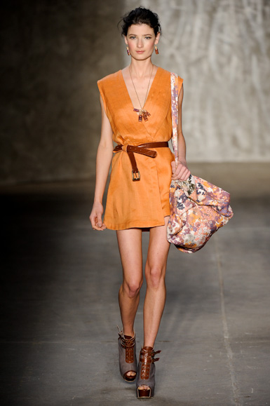 teca-desfile-fashion-rio-2011-10-13