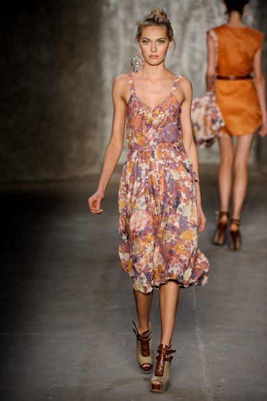 teca-desfile-fashion-rio-2011-10-14