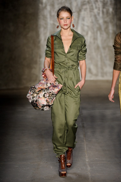 teca-desfile-fashion-rio-2011-10-21