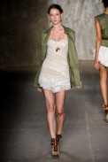 teca-desfile-fashion-rio-2011-10-25