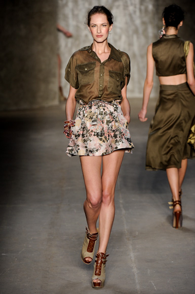 teca-desfile-fashion-rio-2011-10-31