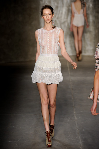 teca-desfile-fashion-rio-2011-10-34
