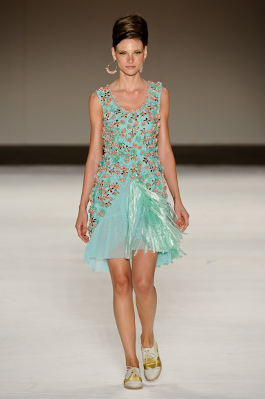 isabela-capeto-desfile-fashion-rio-2011-10-10