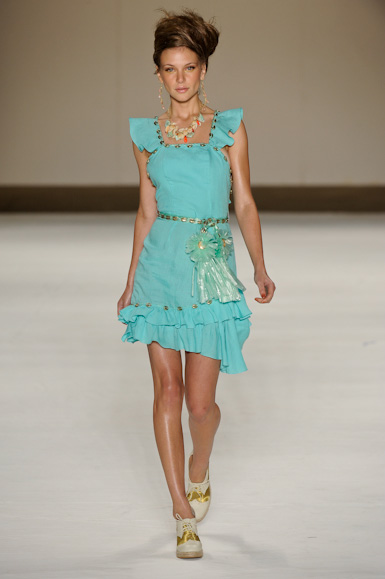 isabela-capeto-desfile-fashion-rio-2011-10-13