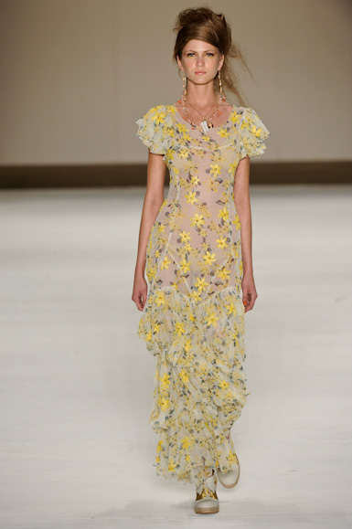 isabela-capeto-desfile-fashion-rio-2011-10-14