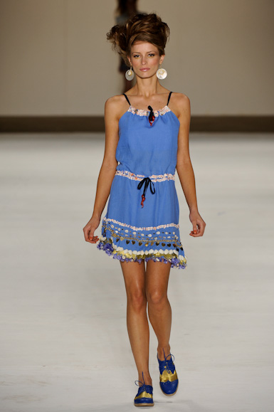 isabela-capeto-desfile-fashion-rio-2011-10-23