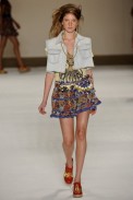 isabela-capeto-desfile-fashion-rio-2011-10-24