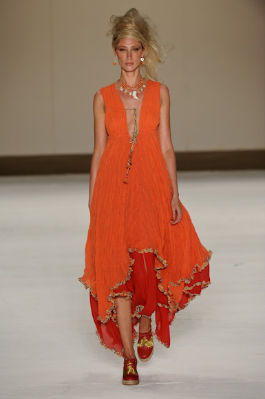 isabela-capeto-desfile-fashion-rio-2011-10-25